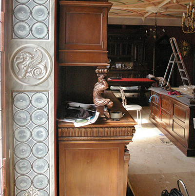 Ornaments on window frames and ceiling