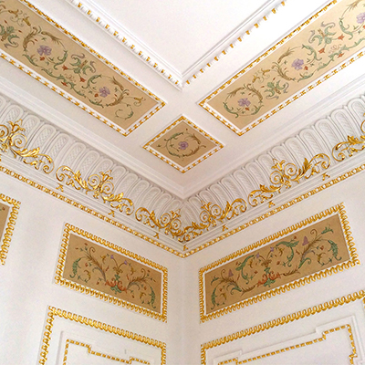 Wall painting in pool